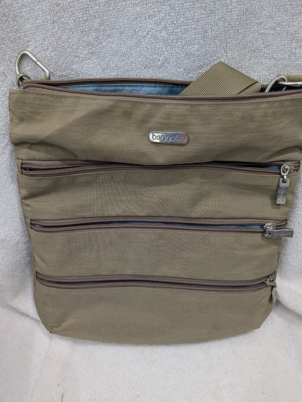 Baggallini Beige Nylon Messenger Crossbody Bag